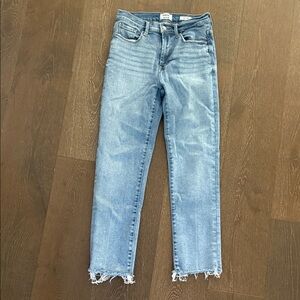 Kensie Light Blue Ankle Jeans with Distressed Hem size4/27